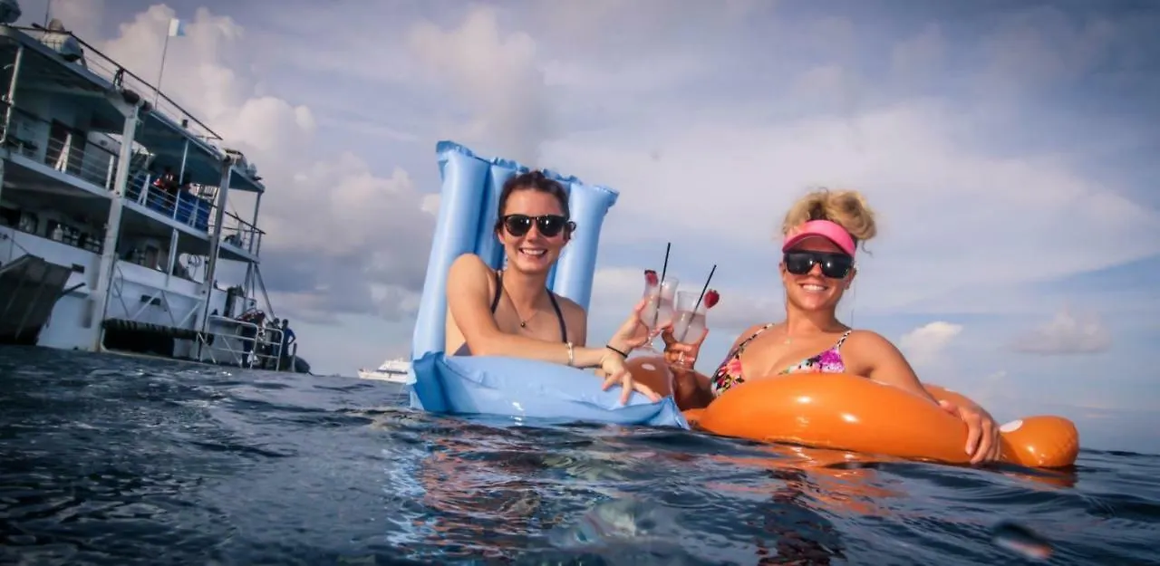Reef Encounter Hotel Cairns